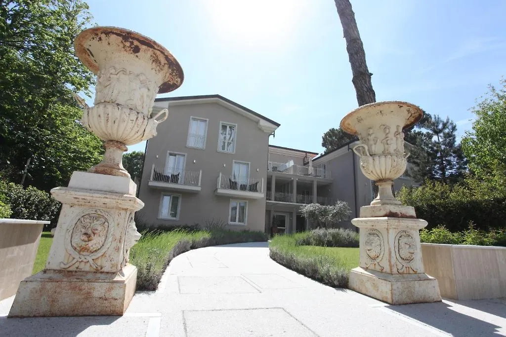 Hotel Stella Della Versilia Marina di Massa 4*,  Italy